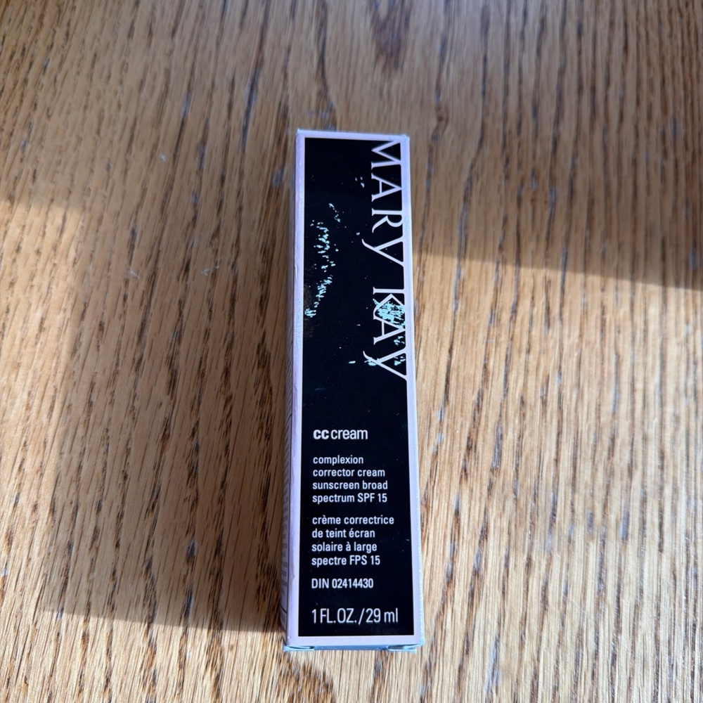 Mary Kay CC Cream Complexion Corrector SPF 15 LT TO MED - NIB - Exp. 08/27